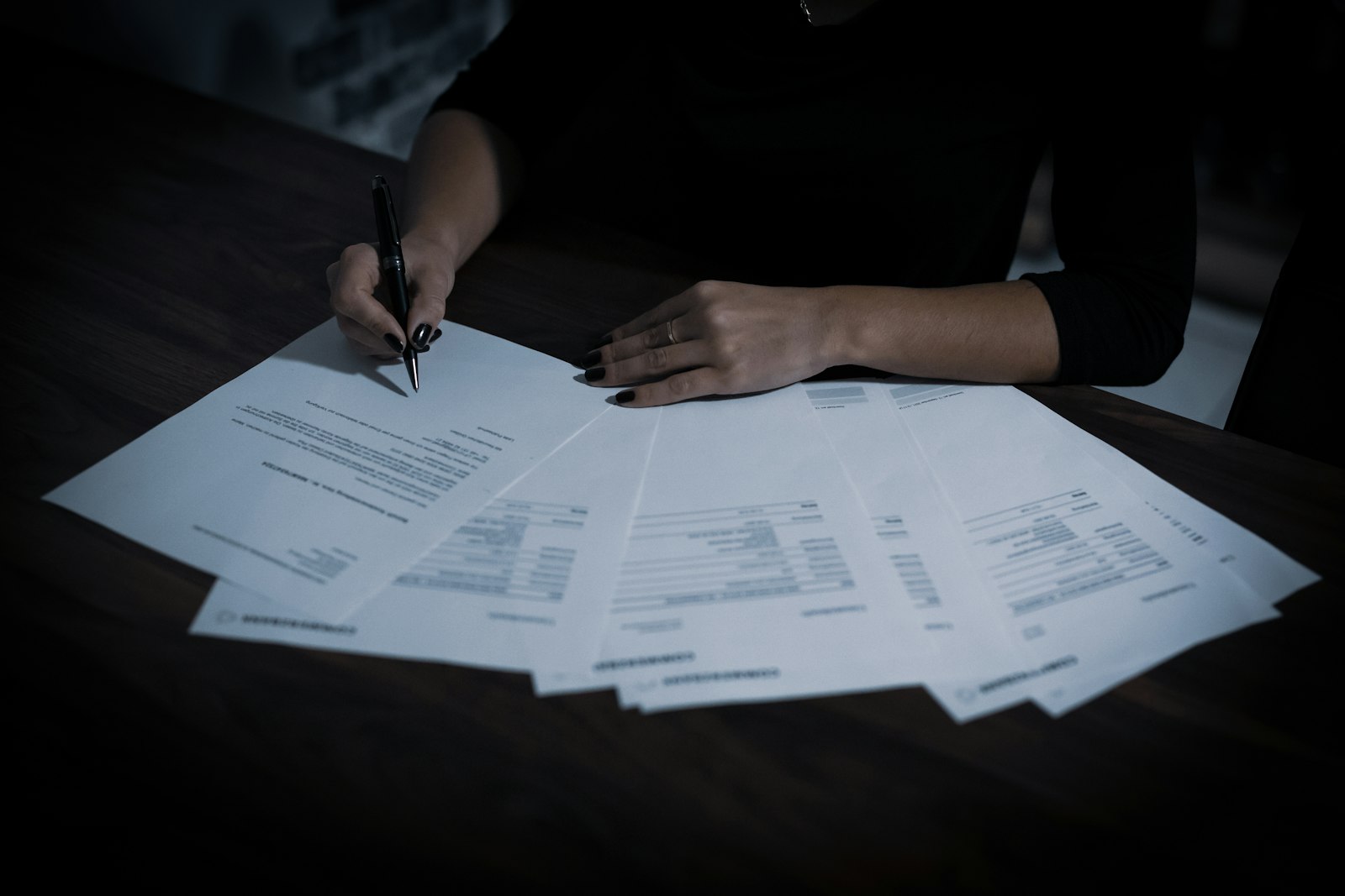 Dossiers worden beoordeeld aan een tafel